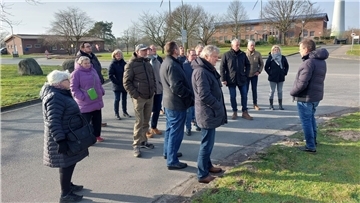 Im Bioenergiepark Saerbeck informierten sich Vertreter aus Rat und Verwaltung der Gemeinde Loxstedt jetzt über Möglichkeiten auf dem Weg in die Klimaneutralität.