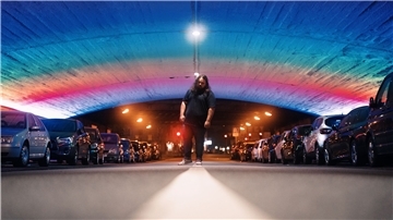 Im Bremer Friedenstunnel hat „Tenski“ das Video zu „Wunder“ gedreht – mitten in der Nacht.