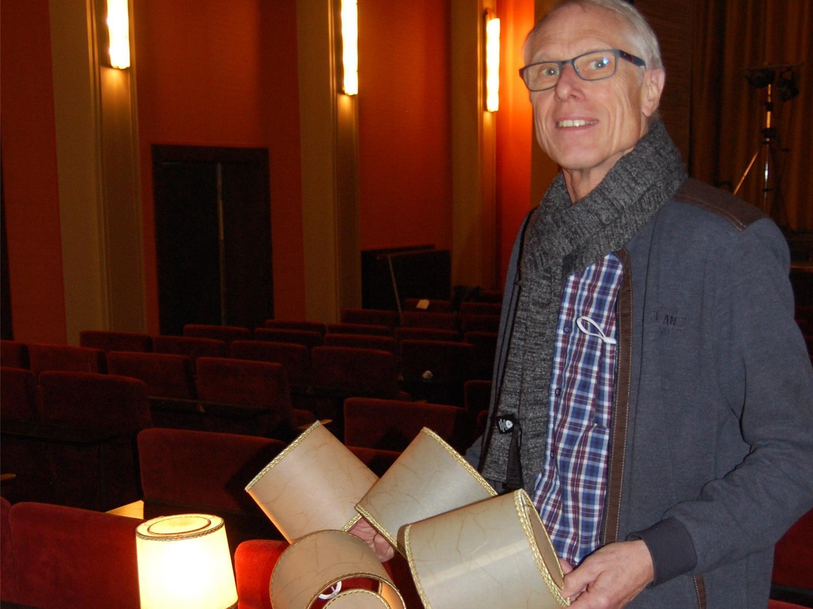 Im Deztember 2020 sind die neuen Schirme der Tischlampen da: Herbert Grammel hat...