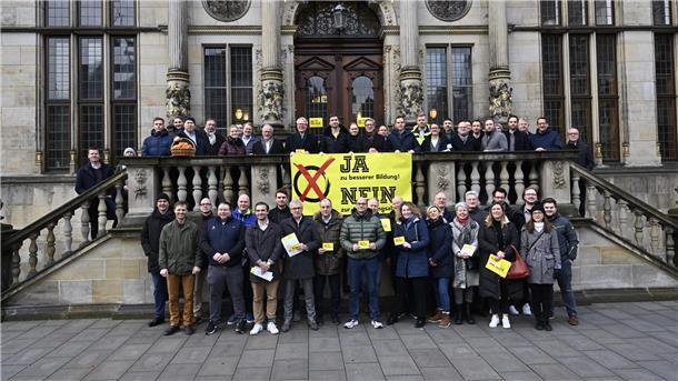 Im Februar demonstrierte die Handelskammer vor der Bürgerschaft für bessere Bildung und gegen die Ausbildungsabgabe. Foto: Karsten Klama