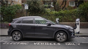 Im Herbst hatte die Bundesregierung die Kaufprämie für private Elektroautos gestrichen.