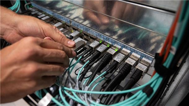 Im Jahr 2022 stieg die Zahl der Erwerbstätigen in der Digitalbranche um rund sechs Prozent.