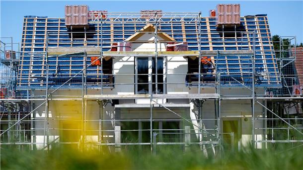 Im Juli lag die Zahl der Genehmigungen für den Neubau und Umbau von Wohnungen um 30 Prozent über dem Niveau des Vorjahresmonats.