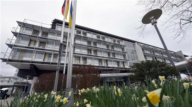 Kommunale Arbeitgeber kritisieren gescheiterte Verhandlungen Im Kongresshotel Am Templiner See verhandelten Vertreter der Arbeitgeber und der Gewerkschaften.