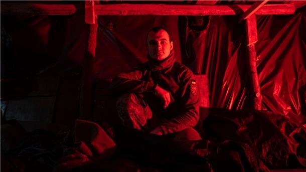 Krieg gegen die Ukraine: So ist die Lage Im Krieg gegen die Ukraine fehlt es beiden Seiten an Munition - hier ein ukrainischer Soldat in Bachmut.