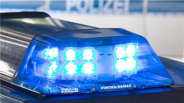 Polizei ermittelt nach Hakenkreuzschmierereien Im Landkreis Hildesheim haben Unbekannte Hakenkreuzschmierereien hinterlassen. (Symbolbild)