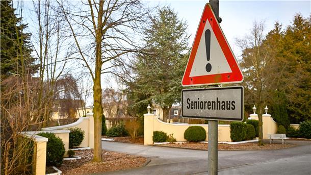Im Langener Lindenhof-Heim an der Ziegeleistraße haben sich insgesamt 52 Bewohner und Mitarbeiter mit dem Coronavirus infiziert.