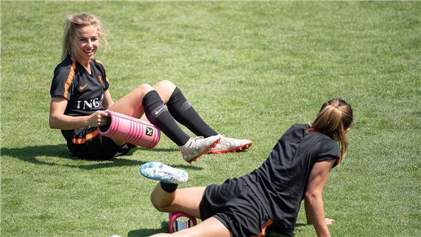 Im Leistungssport ist das Training mit der Faszienrolle ein mittlerweile gewohntes Bild. (Archivbild)