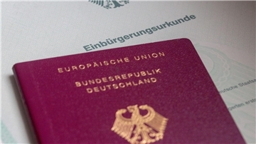 Im letzten Jahr wurden rund 200.100 Ausländerinnen und Ausländer eingebürgert.