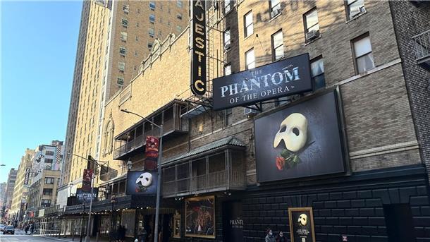 Im Majestic Theatre wird am 16.04.2023 nach mehr als 35 Jahren zum letzten Mal „Das Phantom der Oper“ gespielt. Es ist das am längsten laufende Stück in der Geschichte des berühmten Theaterviertels.