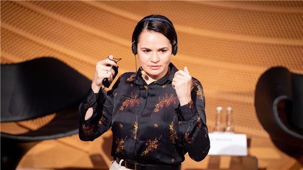 Im Oktober 2020 nahm die Oppositionsführerin Swetlana Tichanowskaja aus Belarus in Berlin an einer Panel-Diskussion der Deutschen Gesellschaft für Osteuropakunde teil. (Archivfoto)