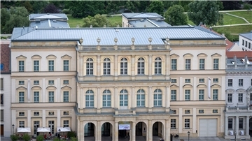 Im Potsdamer Museum Barberini  haben Klimaaktivsten ein Gemälde von Claude Monet attackiert.