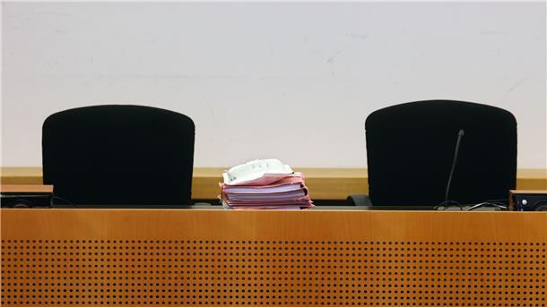 Apothekerin muss wegen Betrugs mit Rezepten ins Gefängnis Im Prozess gegen die Aoothekerin wurde das Urteil gesprochen.