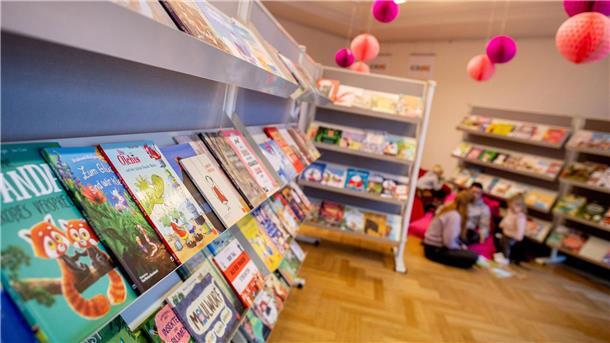 Im Rahmen der Messe wird der Oldenburger Kinder- und Jugendbuchpreis verliehen. (Archivfoto)