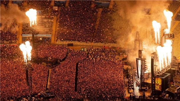 Volles Stadion trotz Protests - Rammstein in München Im Rahmen ihrer Europa-Tournee geben Rammstein ihr erstes Konzert in München.