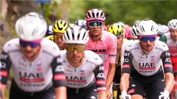 Giro in den Alpen: Roglič schwächelt, Stork Zweiter Im Rosa Trikot in die Schlusswoche: Top-Talent Isaac del Toro (M).