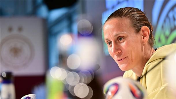 Torfrau Berger: Für den Opa bis ins EM-Finale Im Scheinwerferlicht: Nationaltorhüterin Ann-Katrin Berger.