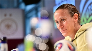 Im Scheinwerferlicht: Nationaltorhüterin Ann-Katrin Berger.