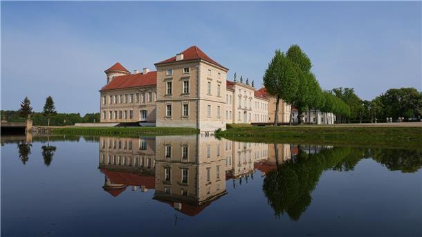Im Schloss Rheinsberg ist das Kurt Tucholsky Literaturmuseum beheimatet.
