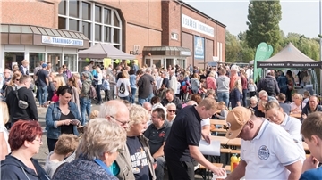 Im September 2019 gab es letztmals einen „Tag der Fans“ im und vor dem Trainingscenter der Eisbären in Weddewarden. 