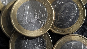 Im September vergangenen Jahres war der Eurokurs vor allem wegen der Sorgen über einen starken Wirtschaftseinbruch in Europa infolge des russischen Angriffs auf die Ukraine bis auf 0,9536 Dollar gefallen.