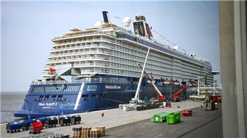  Kreuzfahrtschiff Bremerhaven