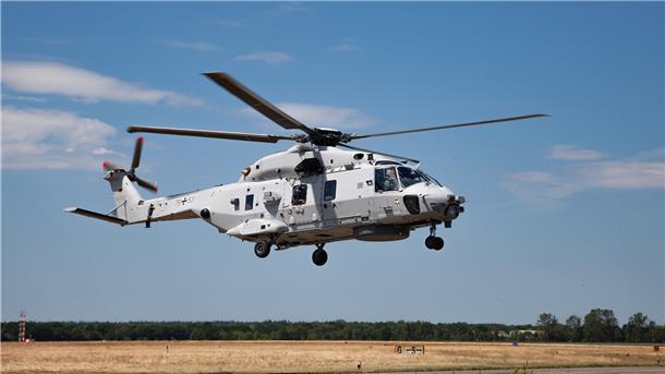 Im Sommer vergangenen Jahres haben die Nordholzer Marineflieger die ersten drei von insgesamt 18 neuen Hubschraubern des Typs NH90 „Sea Lion“ übernommen. Der „Sea King“-Nachfolger wird im Such- und Rettungsdienst über See sowie als Transporthubschrauber für Einsatzgruppenversorger eingesetzt.