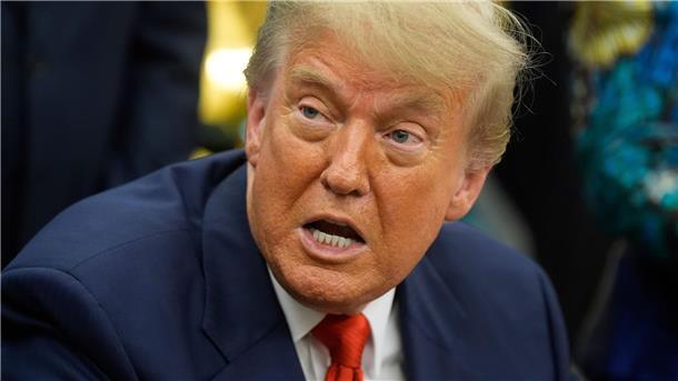 Trump und Musk streiten weiter - neue Partei wieder Thema Im Streit mit Elon Musk lässt sich Trump einmal mehr über den Tech-Milliardär aus. (Archivbild)