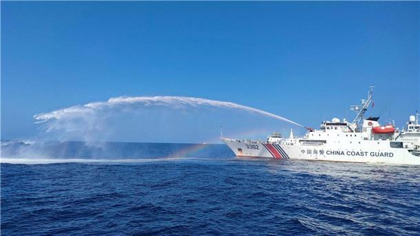 Schiffskollision: Neuer Ärger zwischen China und Philippinen Im Südchinesischen Meer ist es erneut zu einer Konfrontation zwischen chinesischen und philippinischen Schiffen gekommen.