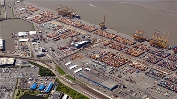 Luftaufnahme vom Containerterminal
