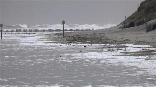 Im Tagesverlauf soll der Wind laut den Meteorologen nicht nur an der Küste nachlassen. 