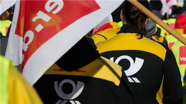 Streik oder nicht? Verdis Post-Urabstimmung läuft Im Tarifkonflikt bei der Deutschen Post startete die Gewerkschaft Verdi die Urabstimmung über flächendeckende und unbefristete Streiks.