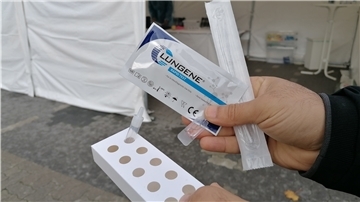 Ein Corona-Test-Kit.
