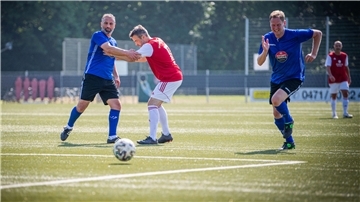 Im vergangenen Jahr gab es All-Star-Spiel zwischen früheren Kickern des FC Bremerhaven und einer Auswahl von Sasa Pinter und Andre Jürgens. 