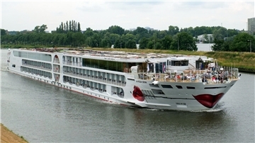 "A-Rosa Senna" auf einem Fluss