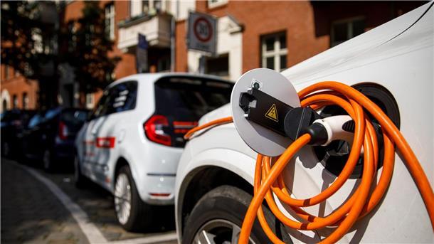 IEA: China-Importe können E-Auto-Preise in Europa drücken Im Vergleich zum Vorjahr: Die Zahl der weltweit installierten öffentlichen Ladestellen stieg 2023 um 40 Prozent.