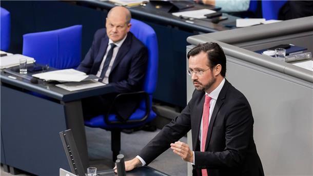 Asylbewerberleistungen: Kritik aus Ampel an FDP-Vorstoß „Im Vorfeld der Ministerpräsidentenkonferenz hagelt es gerade Vorschläge von ganz unterschiedlicher Treffsicherheit“, sagt SPD-Fraktionsvize Dirk Wiese vor den Beratungen über die Finanzierung der Migrationskosten.