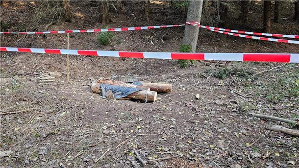 Suche nach Mann in Bergwerk erstreckt sich auf sein Umfeld Im Zusammengang mit der Suche nach einem Mann wurde ein selbstgebauter Zylinder untersucht (Foto aktuell).