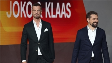 Immer für eine Überraschung gut: Klaas Heufer-Umlauf (r) und Joko Winterscheidt.