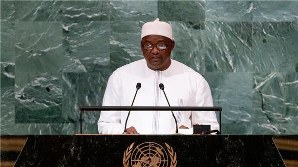 Gambia: 69 Tote nach Einnahme von verunreinigtem Hustensaft Immer mehr Kinder sterben nach der Einnahme eines Hustensafts der Firma Maiden Pharmaceuticals Limited. Präsident Adama Barrow geht nun entschlossen gegen das Unternehmen vor.
