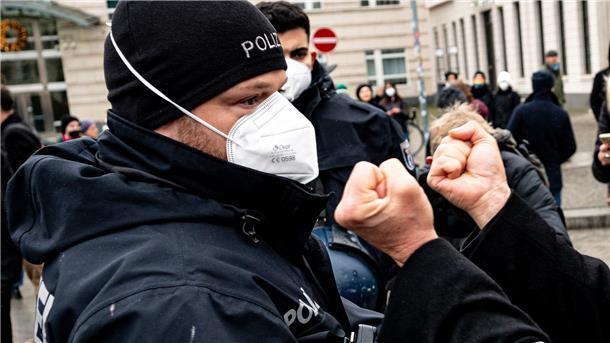 Immer mehr Polizisten erleben in ihrer Arbeit Gewalt.