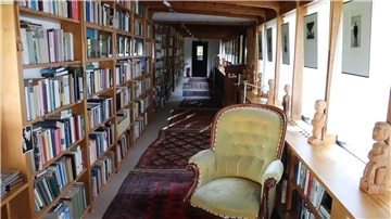 Der Büchergang im Haus Kreienhoop in Nartum.