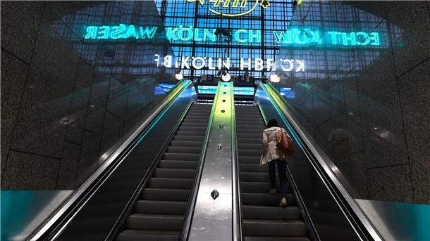 In Bahnhöfen sind Rolltreppen besonders wichtig.