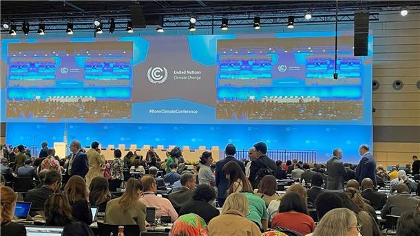 Sorge wegen Emiraten als Gastgeber der Weltklimakonferenz In Bonn haben sich Delegierte aus aller Welt zu zehntägigen Vorverhandlungen für die diesjährige Weltklimakonferenz in Dubai versammelt.