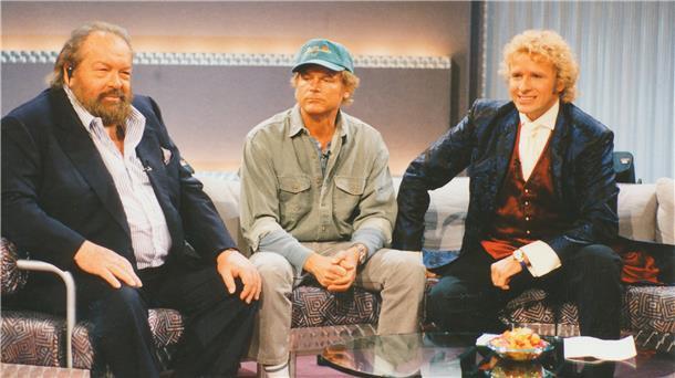 In Bremerhaven hatte Thomas Gottschalk unter anderem Bud Spencer und Terrence Hill zu Gast. Heute wird eine Neuauflage der Kultshow „Wetten, dass..?“ gezeigt.