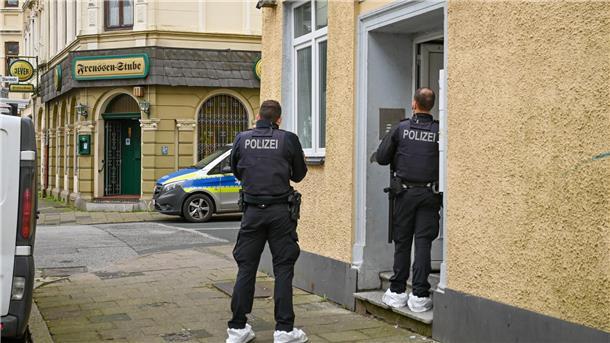 In Bremerhaven-Lehe sind Schüsse gefallen: Ein Lokal in der Frenssenstraße wurde beschossen, verletzt wurde niemand. Die Polizei sucht nach Zeugen.