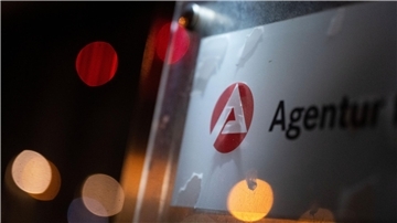Das Schild der Agentur für Arbeit