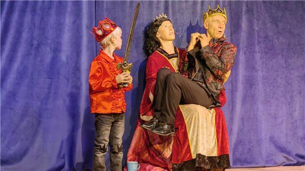 „Dein Stück vom Glück“: Familientheater im Zevener Rathaussaal