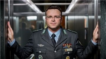 „In den kommenden Tagen wird sich zeigen, bei wem seit Ausrufung der Zeitendwende zumindest verteidigungspolitisch tatsächlich eine Erkenntniswende eingetreten ist“, sagt André Wüstner, Vorsitzender des Deutschen Bundeswehrverbands.