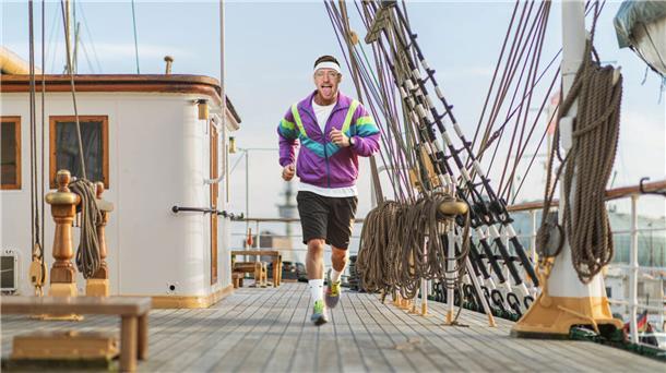 Marathon auf dem Deck: NZ-Reporter läuft 42 Kilometer auf der „Schulschiff Deutschland“ Robert Ebner / Schulschiff Deutschland